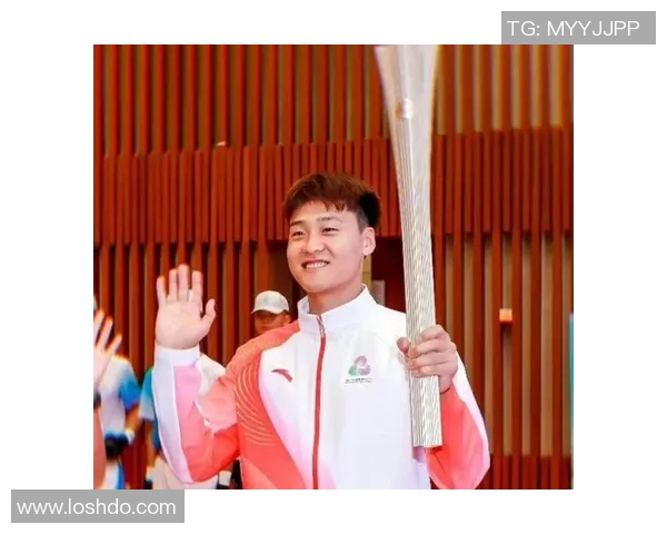 赵睿领衔中国男篮新征程展现实力与团队精神的精彩瞬间